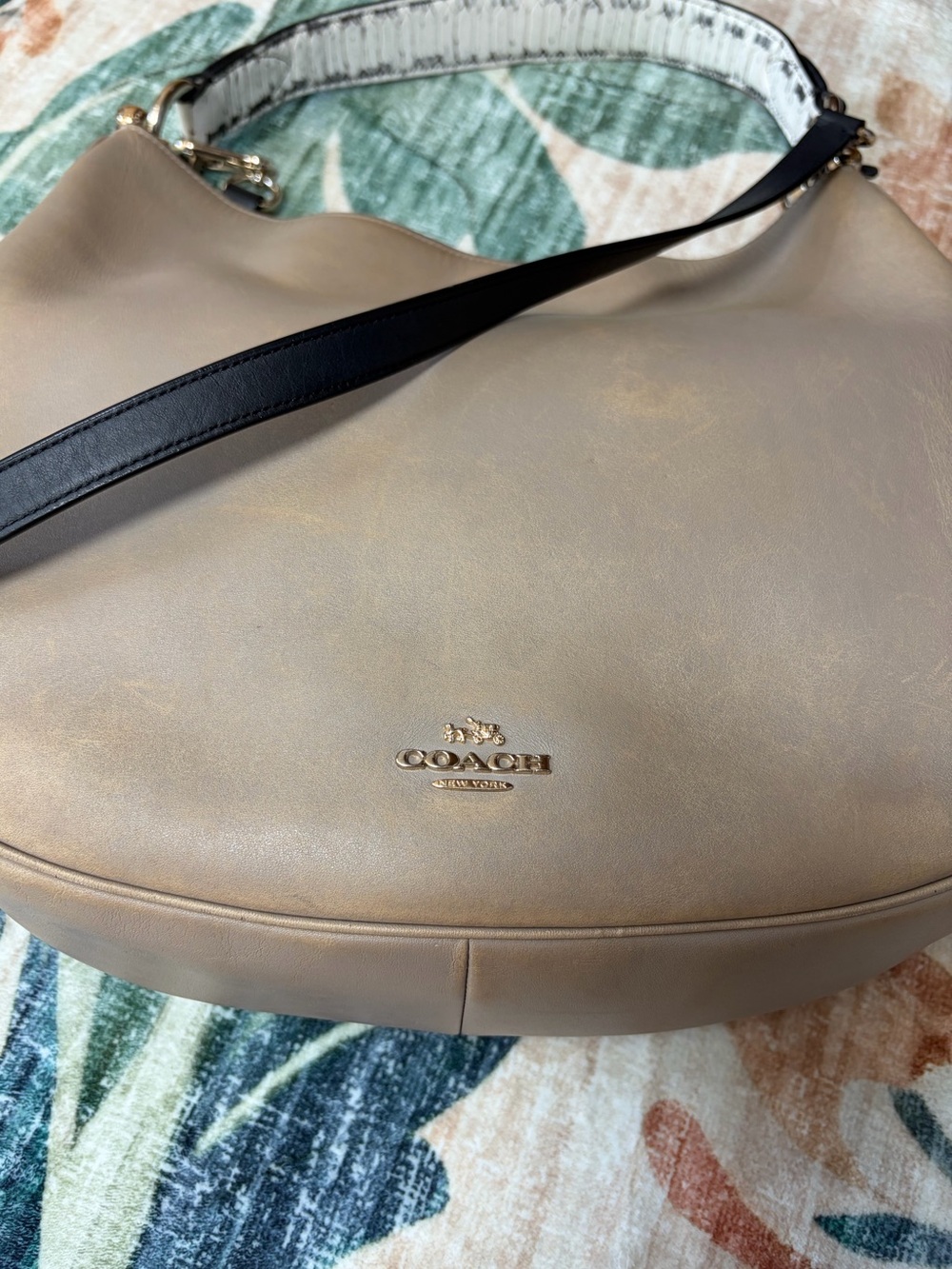 Coach NOMAD HOBO GLOVETANNED LEATHER
HANDBAG PURSE with Snake-Print Strap - Picture 3 of 14